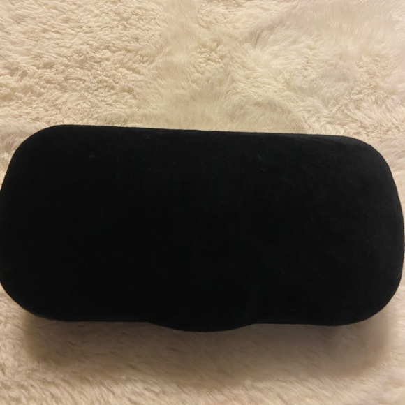 GUCCI velvet sunglasses case with pouch and microfiber cloth - Picture 4 of 6